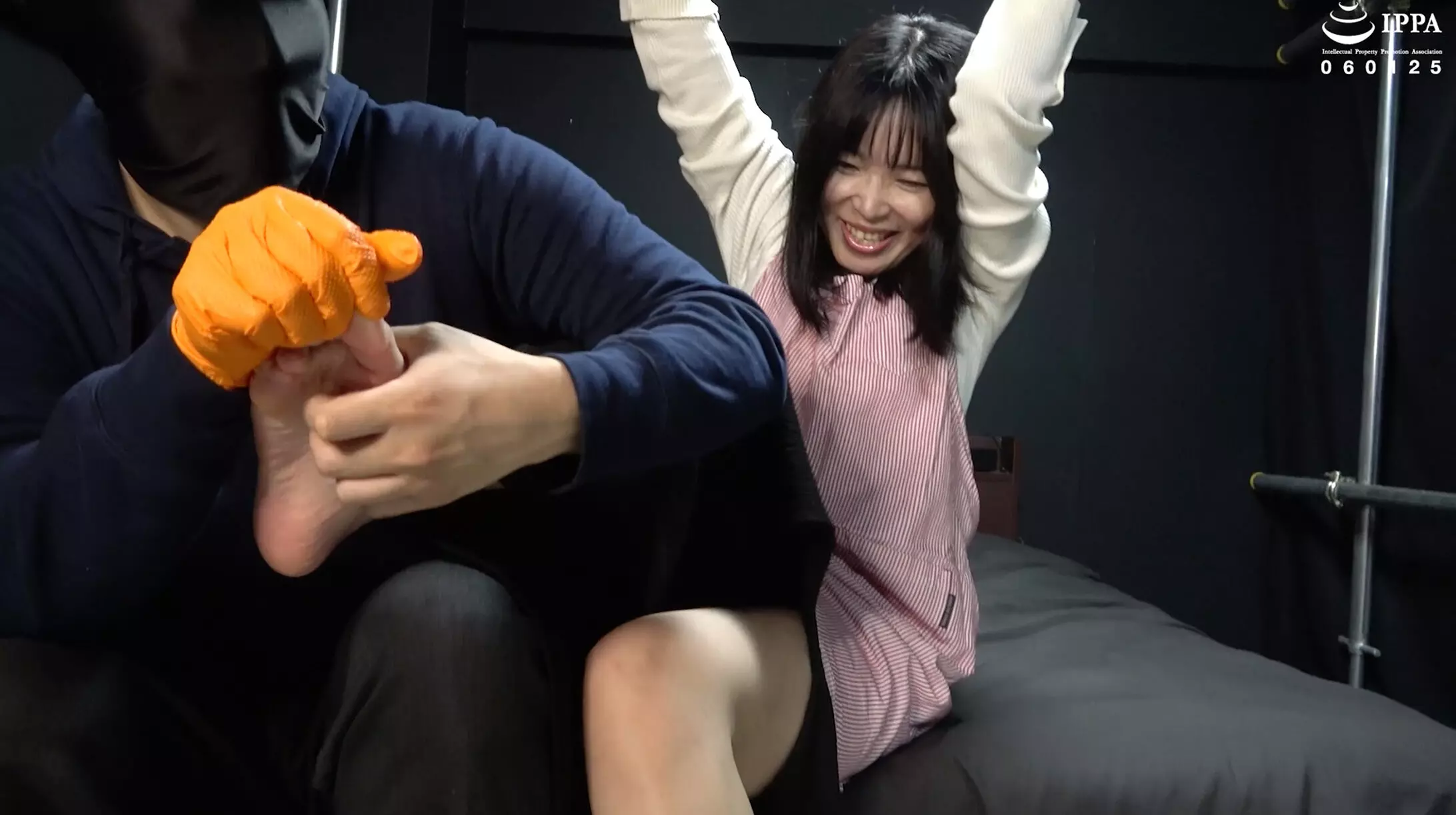 h_1416ad01930 「私服姿でバンザイ拘束された奥様の弱点の腋の下をガッツリ責め倒す！」わかしラボ WAKA-070杉崎みさき 2